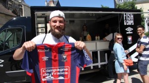 nouveau-maillot-domicile-du-sm-caen-quen-pensent-les-supporters